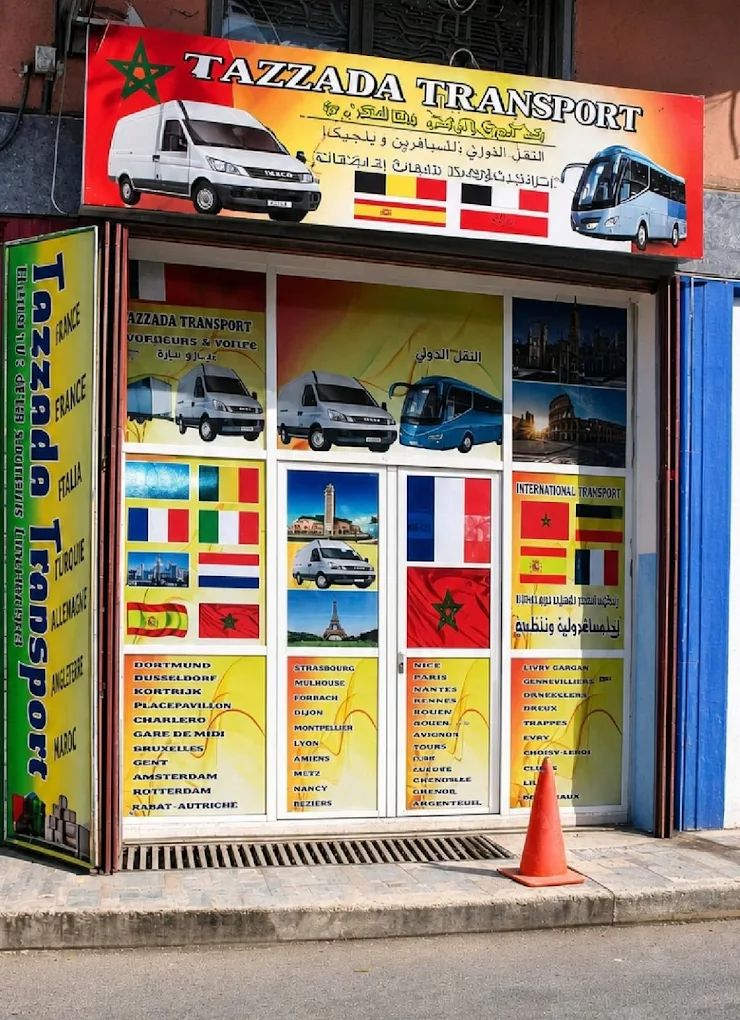 Devanture de l'agence Tazzada Transport à Casablanca, Hay Osra : envoi de colis, bagages et déménagement de Casablanca vers la France, la Belgique et les Pays-Bas